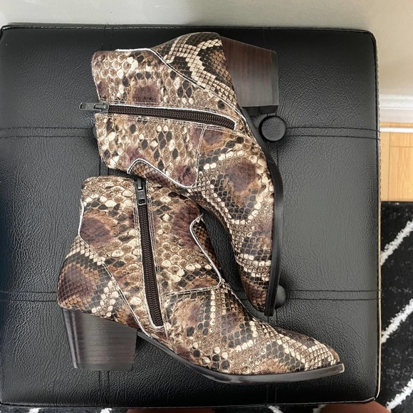 Never Worn Leather ASH Snakeskin Embossed Booties Ankle Boots Size 36 (6) - Picture 4 of 7